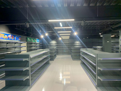 Leverans och montering av butiksutrustning - Kids Coolshop Esbjerg - Danmark